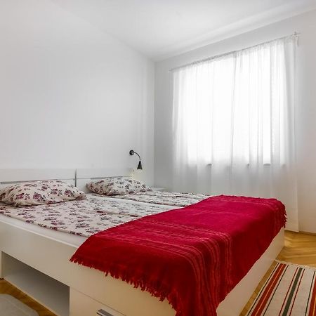 Saten Suite Apartment Near The Beach Πόρετς Εξωτερικό φωτογραφία