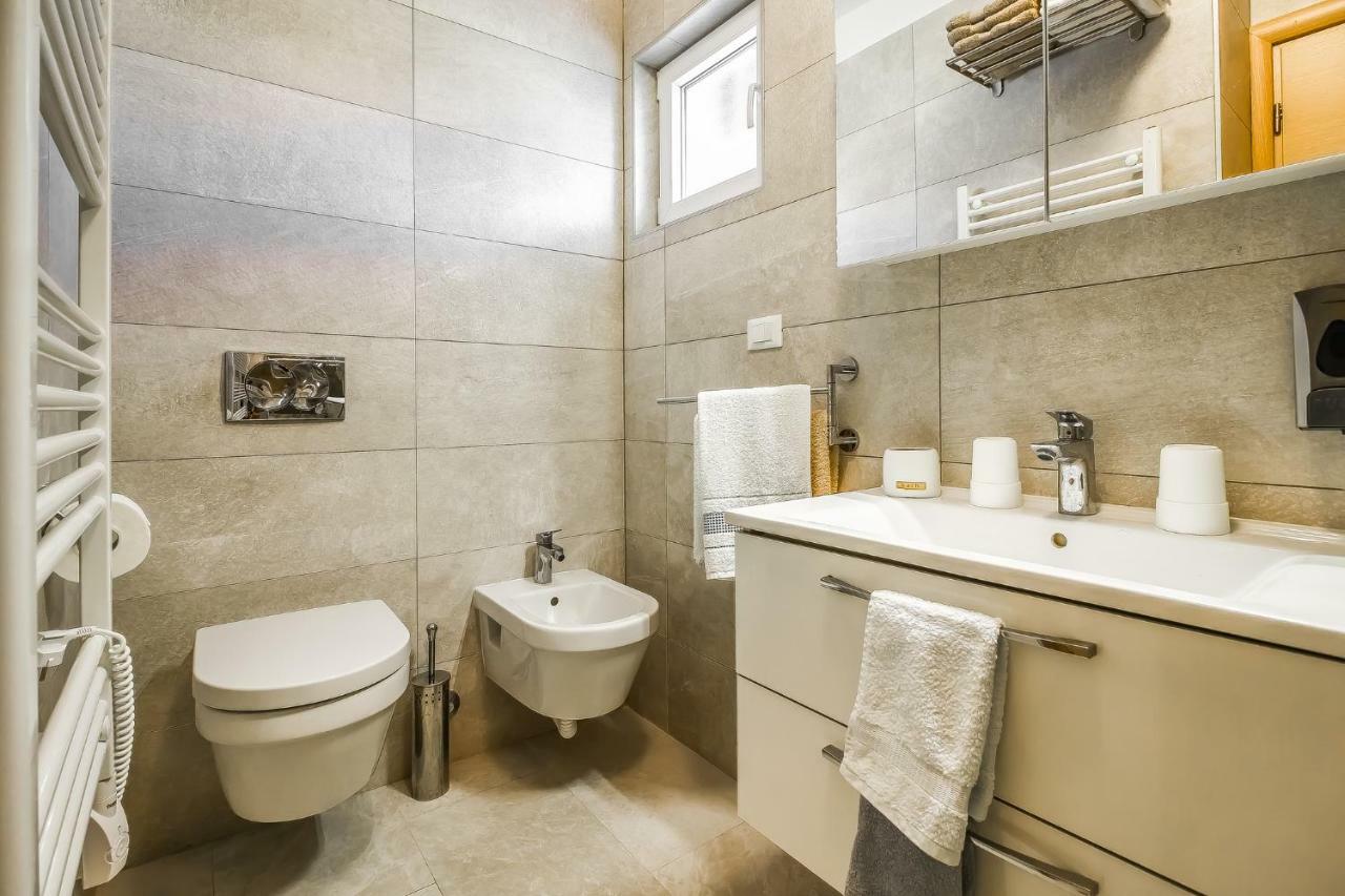 Saten Suite Apartment Near The Beach Πόρετς Εξωτερικό φωτογραφία